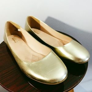 GOLDEN BALLERINAS 9